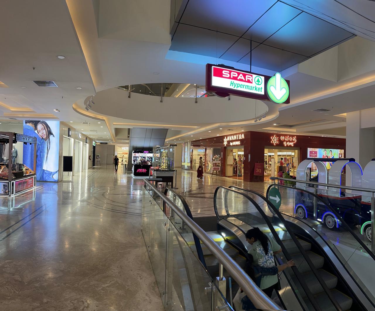 Mall Image 06